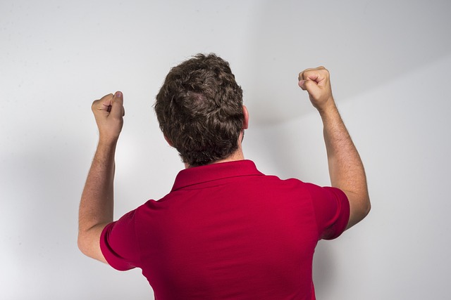 充满焦虑 充满焦虑